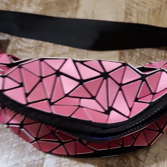 Patrizia Luca Pink and Black Geometric Bag - Picture 3 of 10